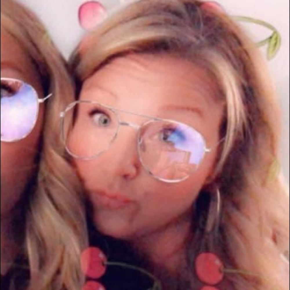 Meet your Posher, Kimberly